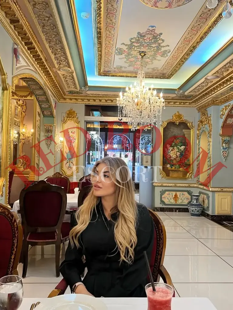 Камилла — эскорт Москва