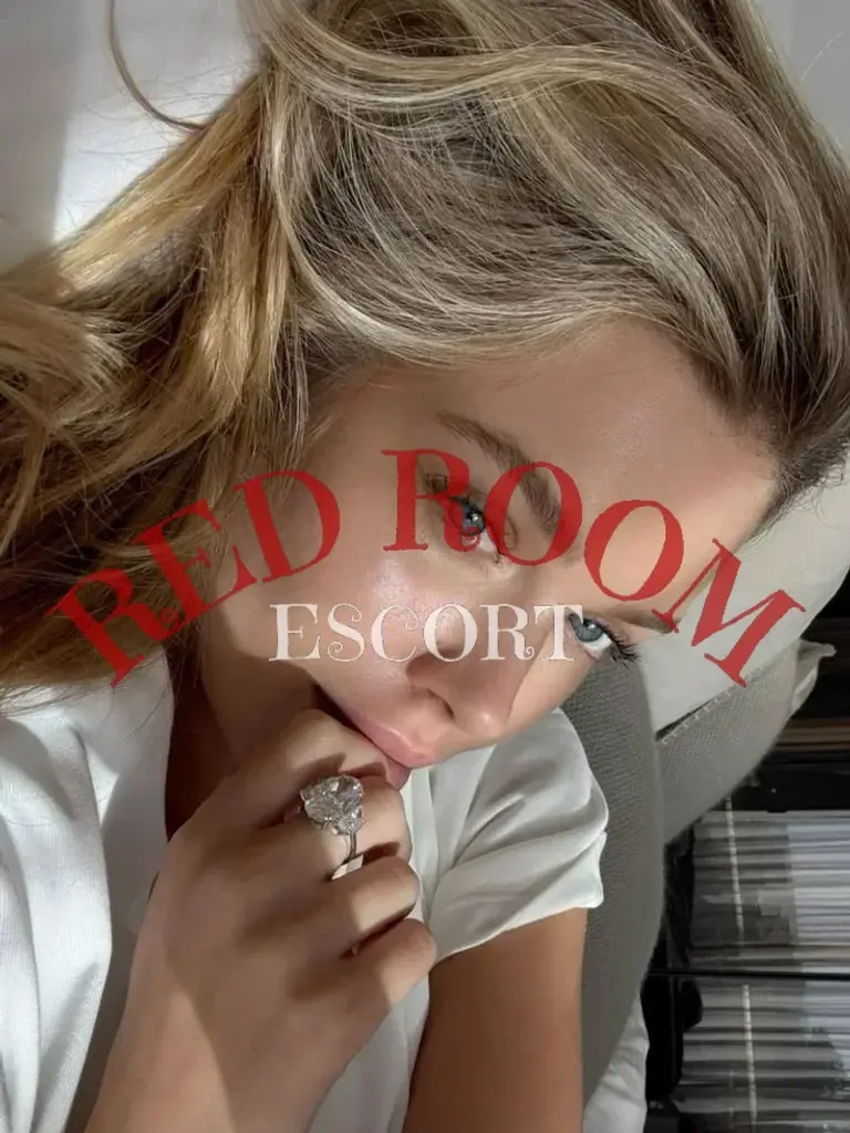 Оксана — эскорт Москва