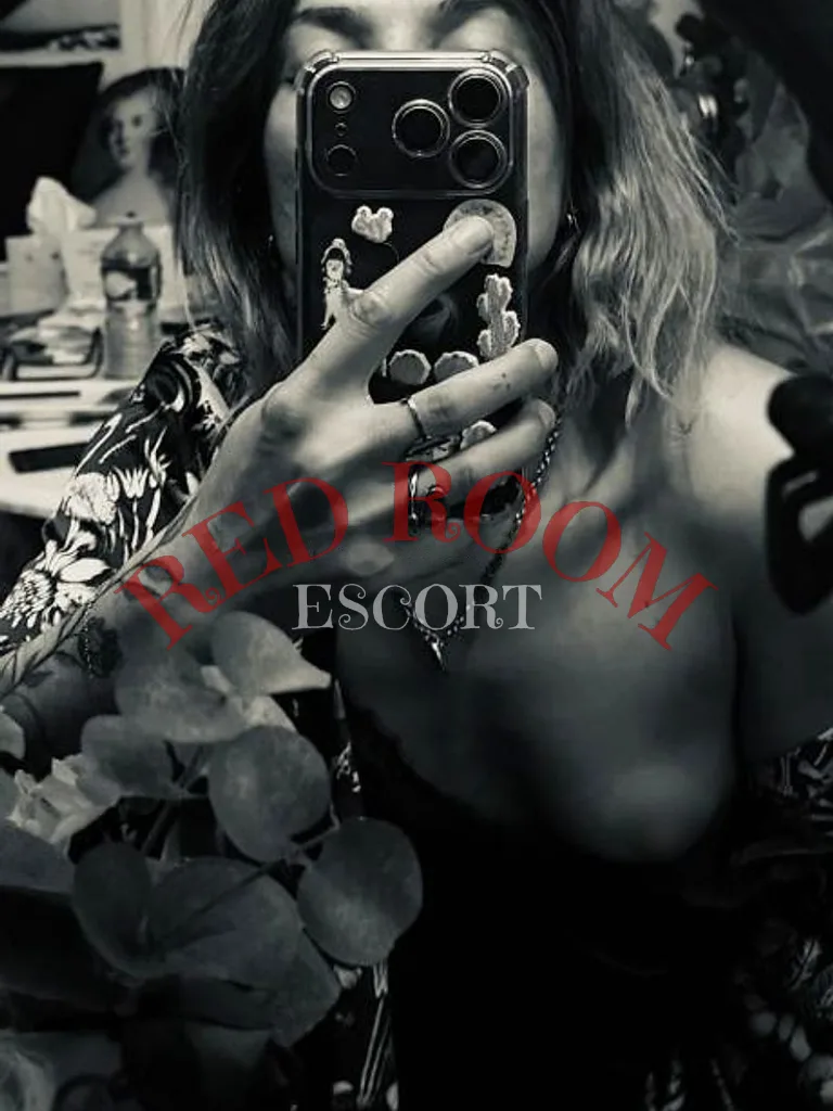Самира — эскорт Тюмень