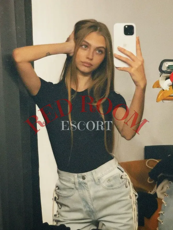 Елена — эскорт Омск