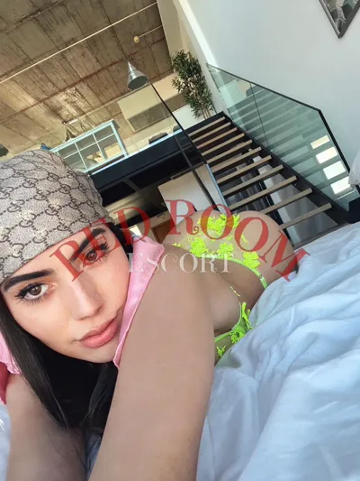 Виолетта — проститутка Санкт-Петербург